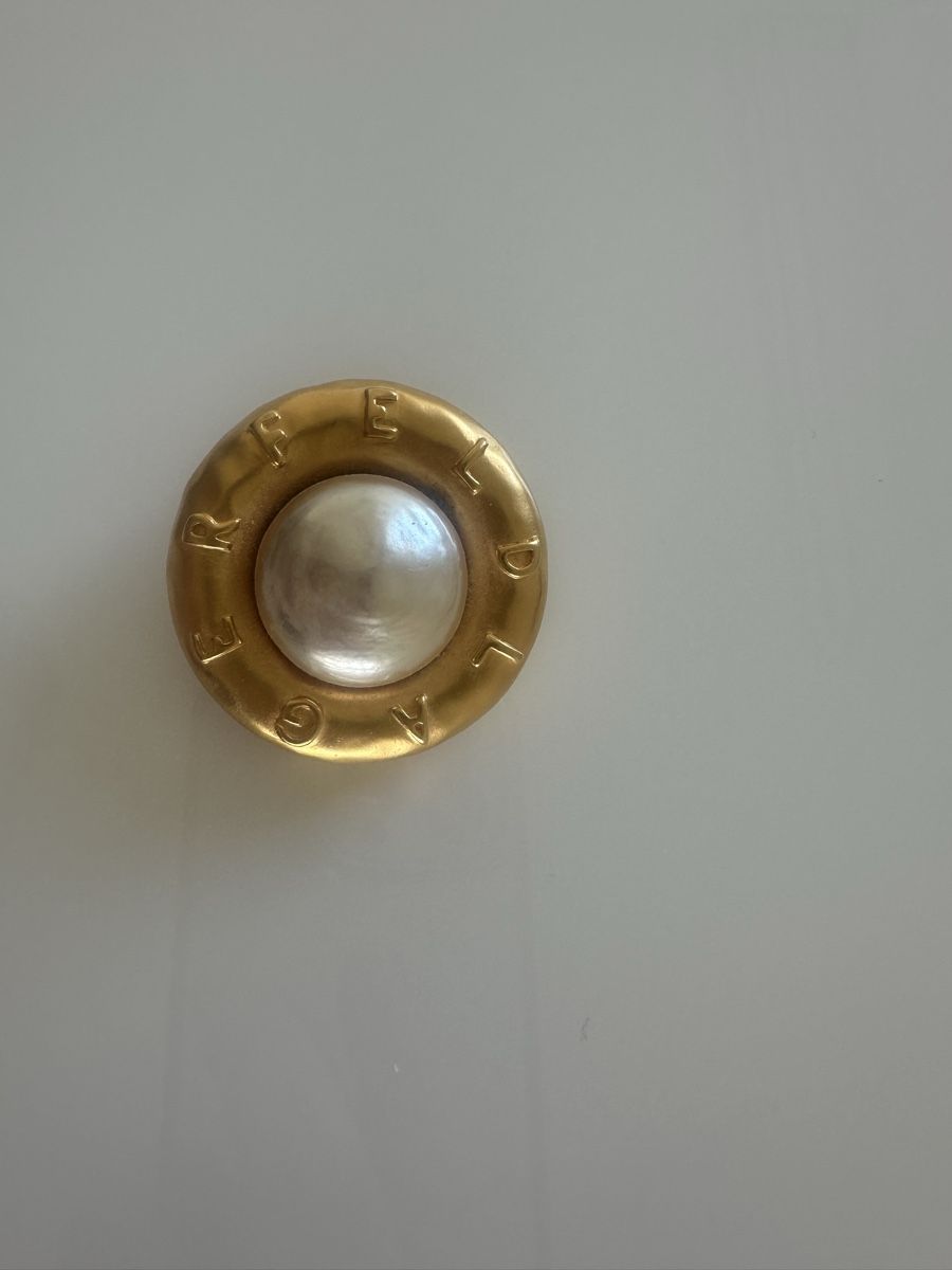 Broches & Aiguilles: Ralph Lauren Brosche Goldfarben mit Perlenoptik – D'occasion à Birsfelden par bibsii