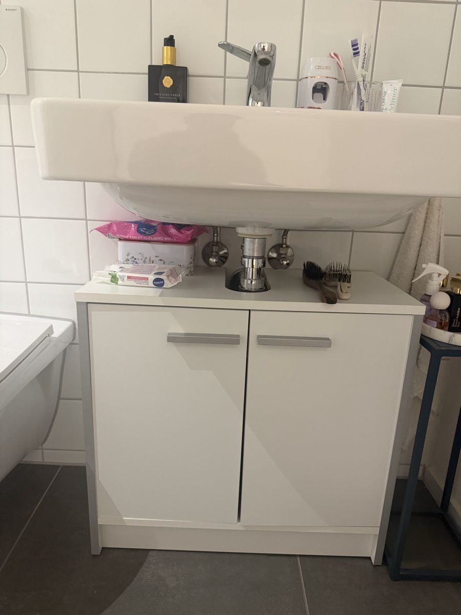 Mobili per bagno: Badezimmer Möbel – Usato da Kriens venduto da Asantos3