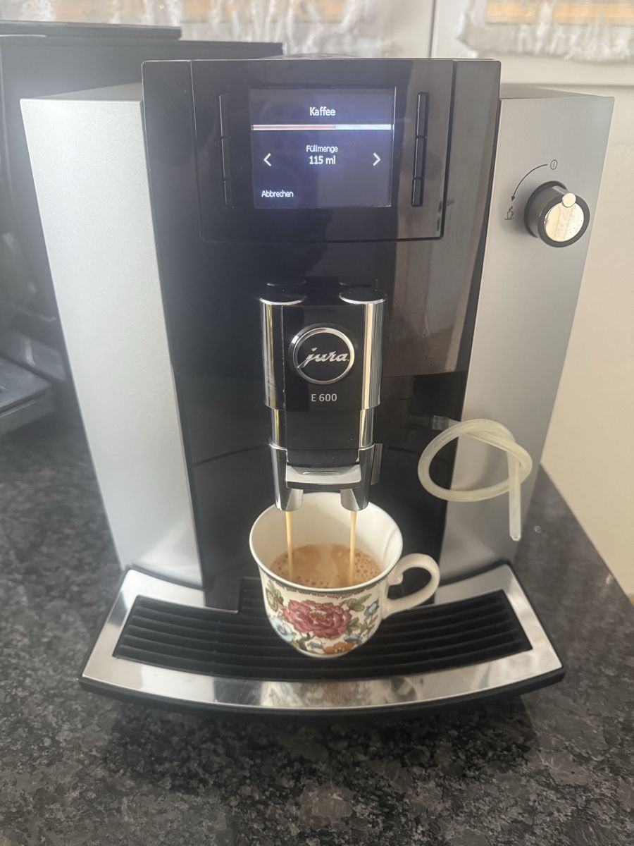Jura Macchine per caffè & Macchine per espresso: Jura E600 – Usato da Buttikon SZ venduto da KaffeeGenussBronja