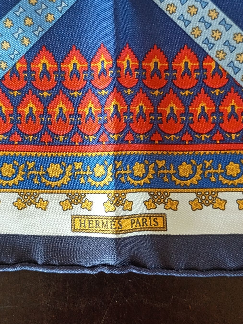 Hermès Autres vêtements & accessoires: Hermès Seidentuch  – D'occasion à Kirchlindach par Chantalone 2