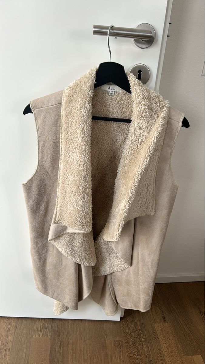 Gilet & Giacche senza maniche: Gilet mit Teddyfutter, Grösse 40 – Usato da Münchwilen TG venduto da fab_7c8x