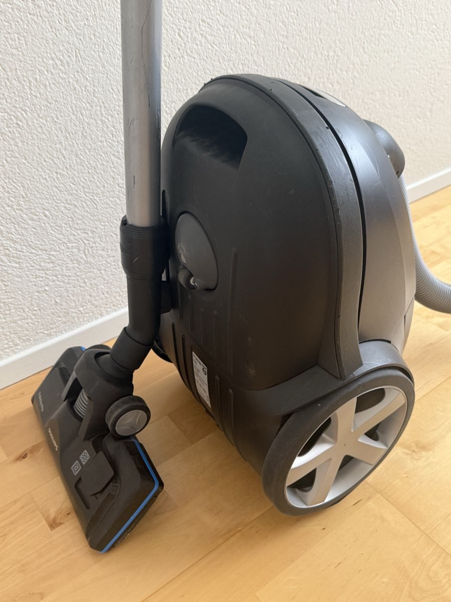 Philips Aspirapolveri & Accessori: Philips Staubsauger Performer Silent – Usato da Cham venduto da CBirinci 3