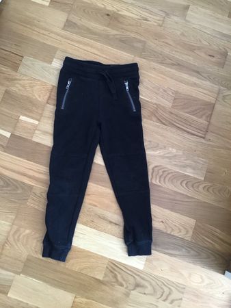 Schwarze H&M Jogginghose, Gr. 116, Top Zustand!
