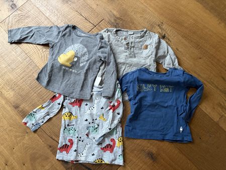 Kleiderpaket Grösse 80, top Zustand!