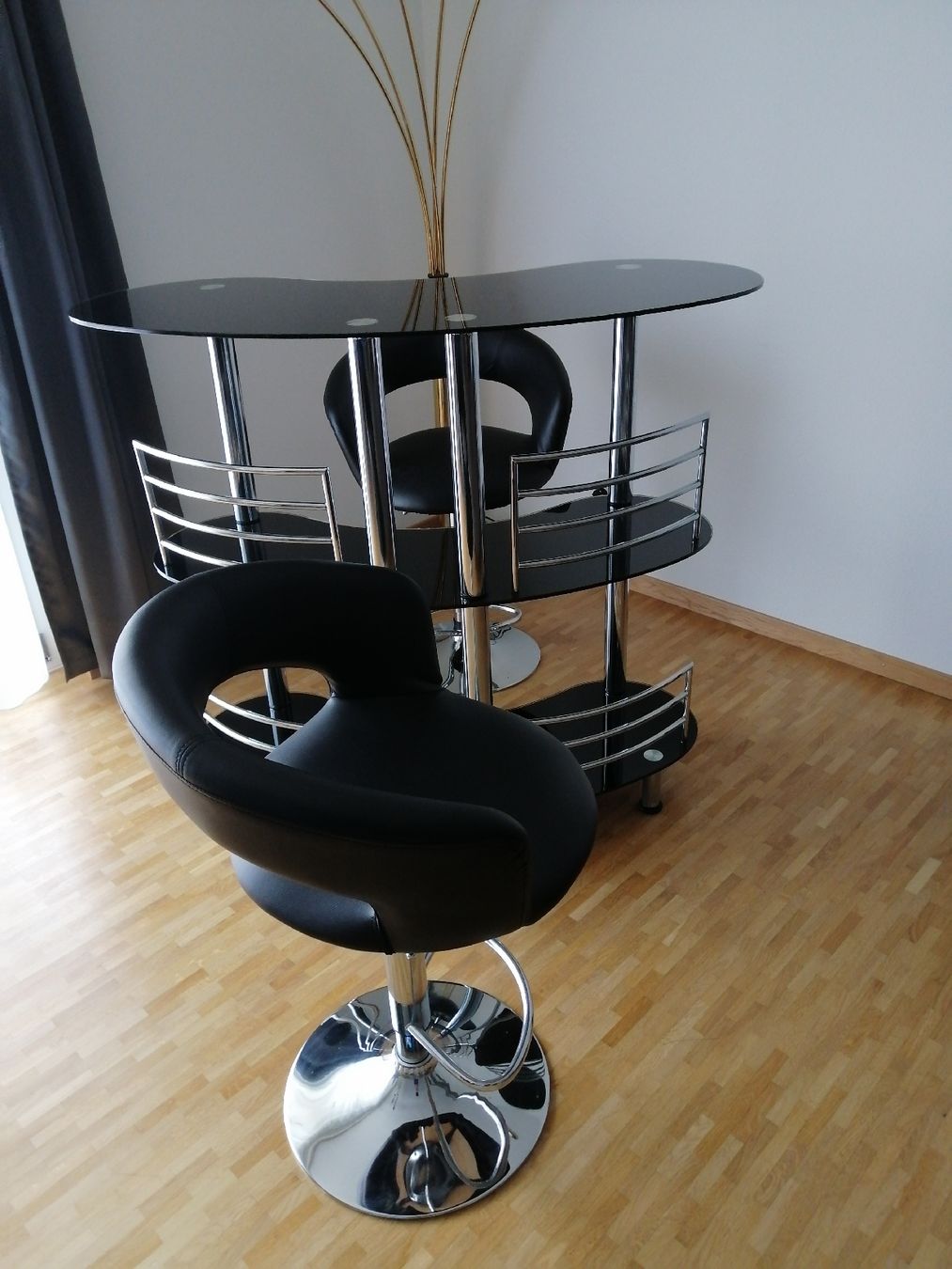 Ladenausstattungen & Messebau: Bar mit Barsessel – Gebraucht aus Nottwil von nicoleta2 3