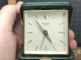 Wunderschöner  alter Reisewcker  Nr 61 Helveco 7 Jewels