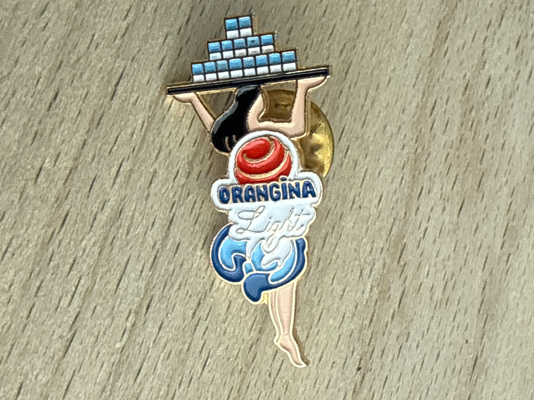 Placchette & Badge: Pin Orangina – Usato da Glattbrugg venduto da Schweigmatt