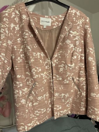 Bouclé Jacke Grösse 48