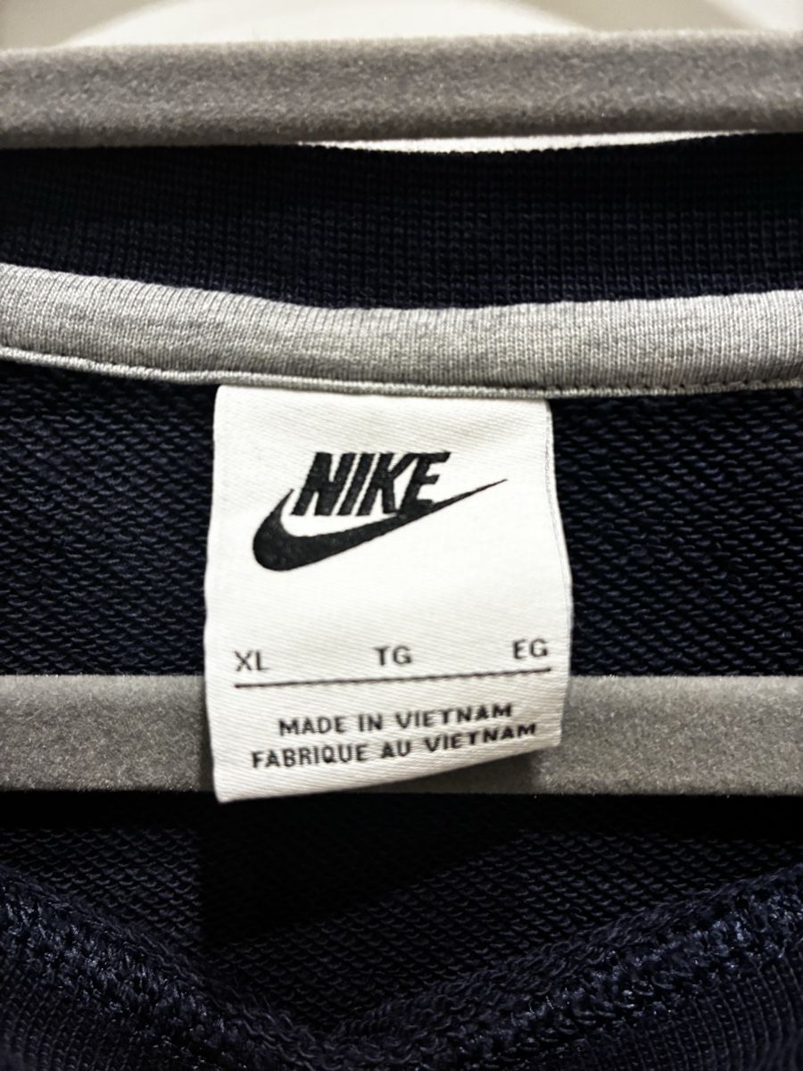 Nike Maglioni & Felpe: Nike Pullover Rundhalsausschnitt dunkelblau neuwertig – Usato da Zürich venduto da lea_8jrs 2
