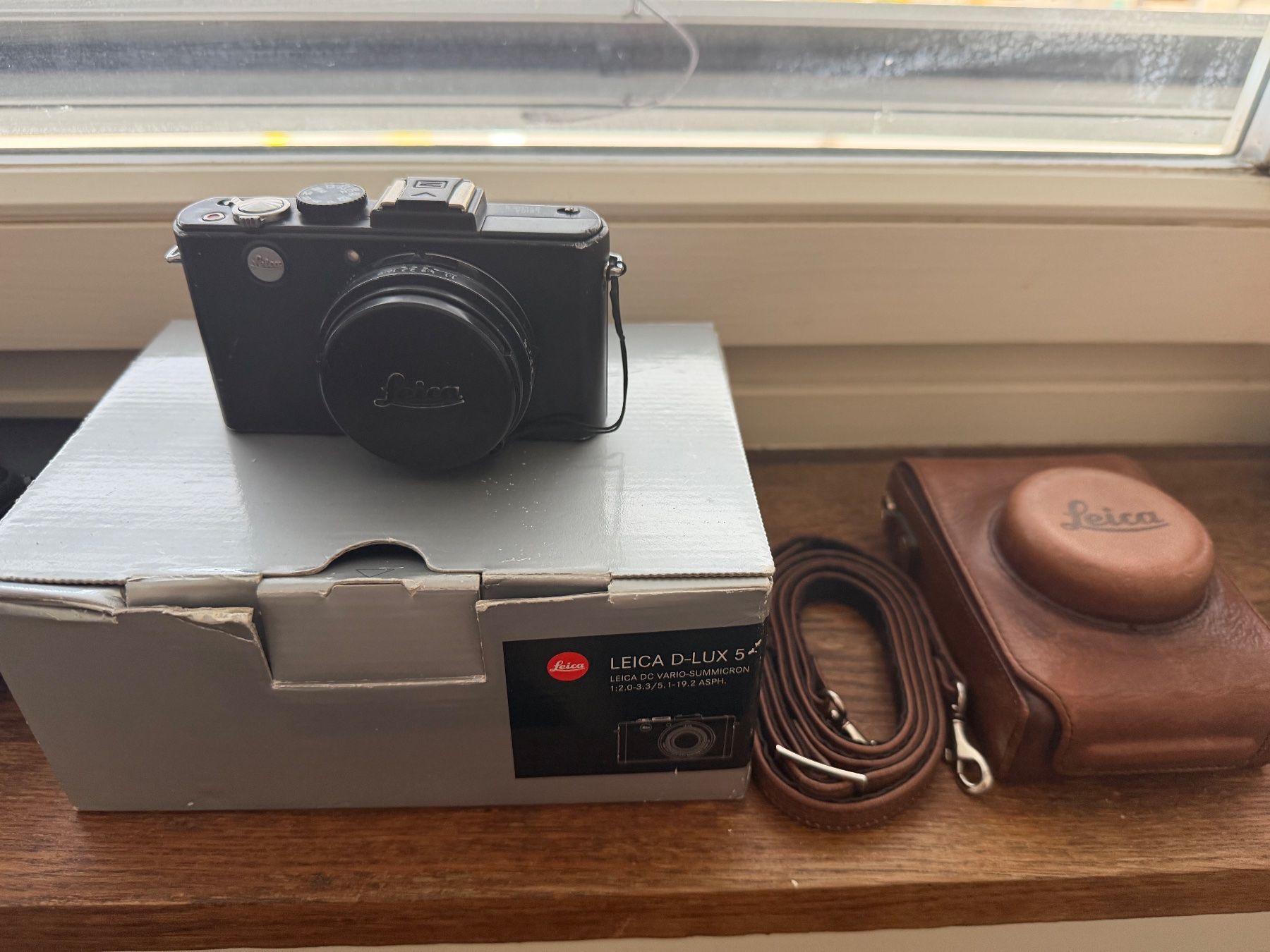 Leica Kamera: Leica D-Lux 5 Full Set mit Originalbox & Ledertasche – Gebraucht aus Zürich von cal_rp9z