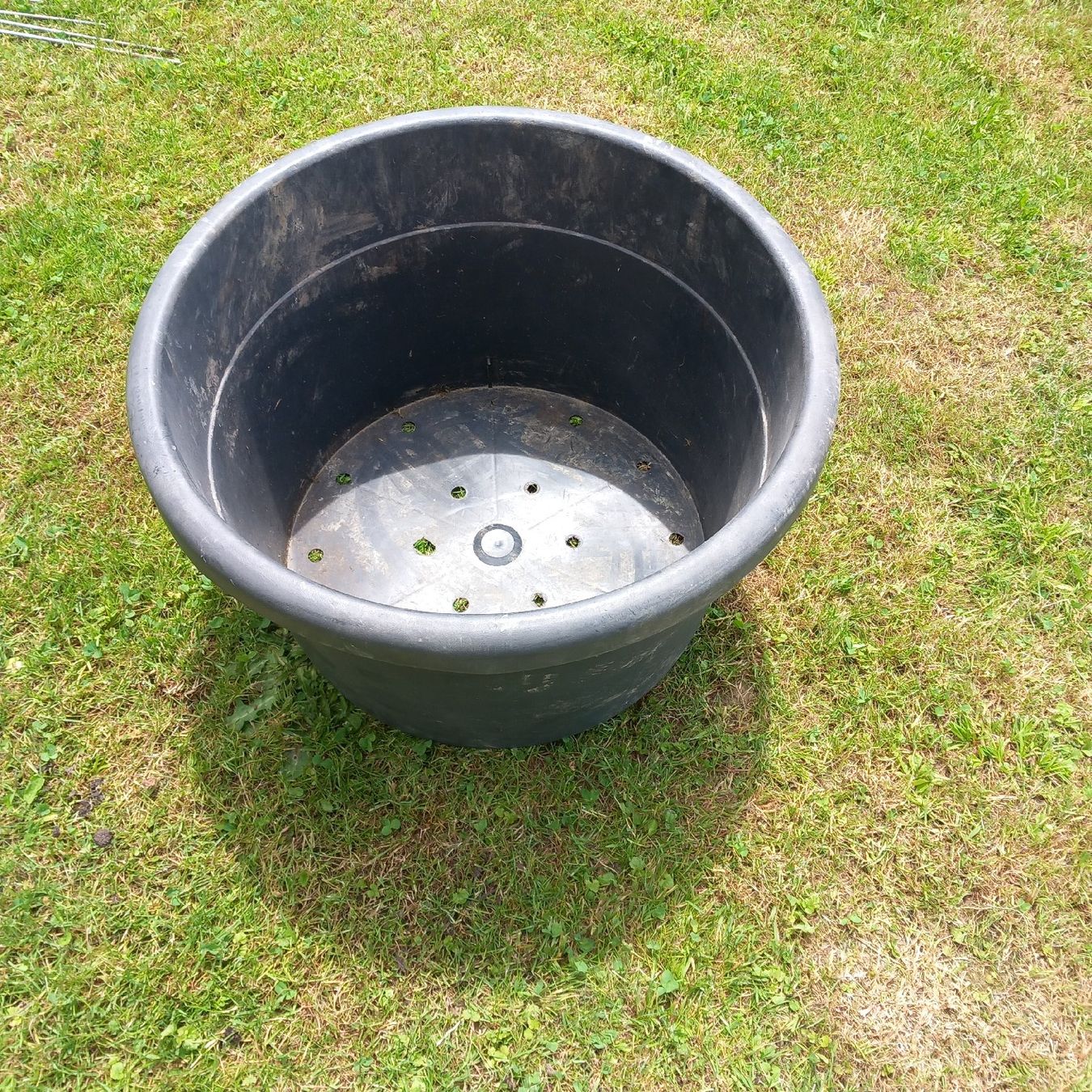 Vasi per fiori: Grosser Pflanztopf für Garten oder Balkon – Usato da Ebnat-Kappel venduto da blazzi