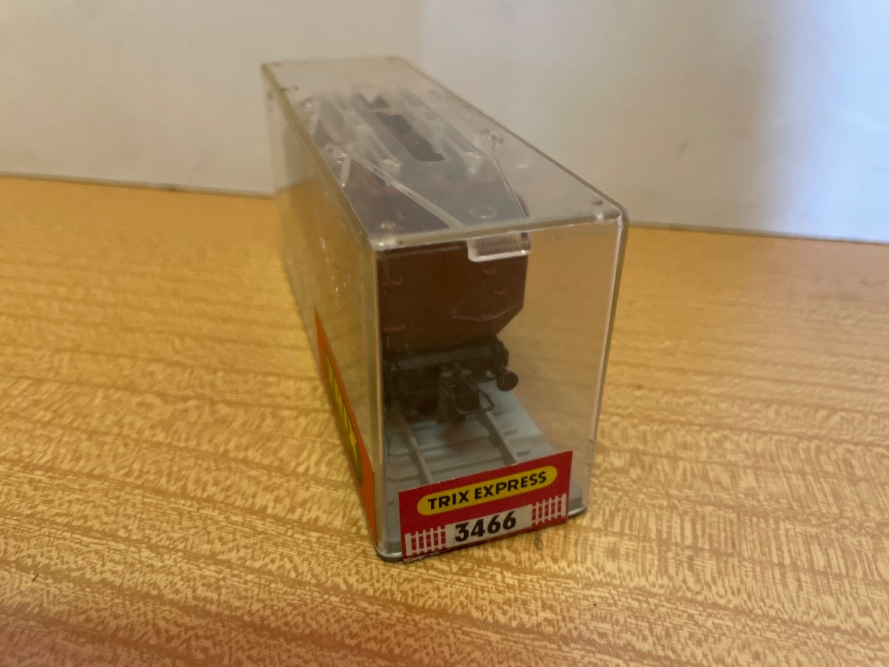 Trix Modellini di ferrovie: Trix Express H0 3466 Behältertragwagen DB – Usato da Suhr venduto da Daneli7 5