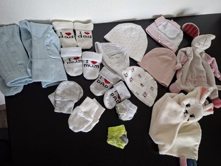 Baby Set, Schmusetuch, Mützen, Socken (Newborn)