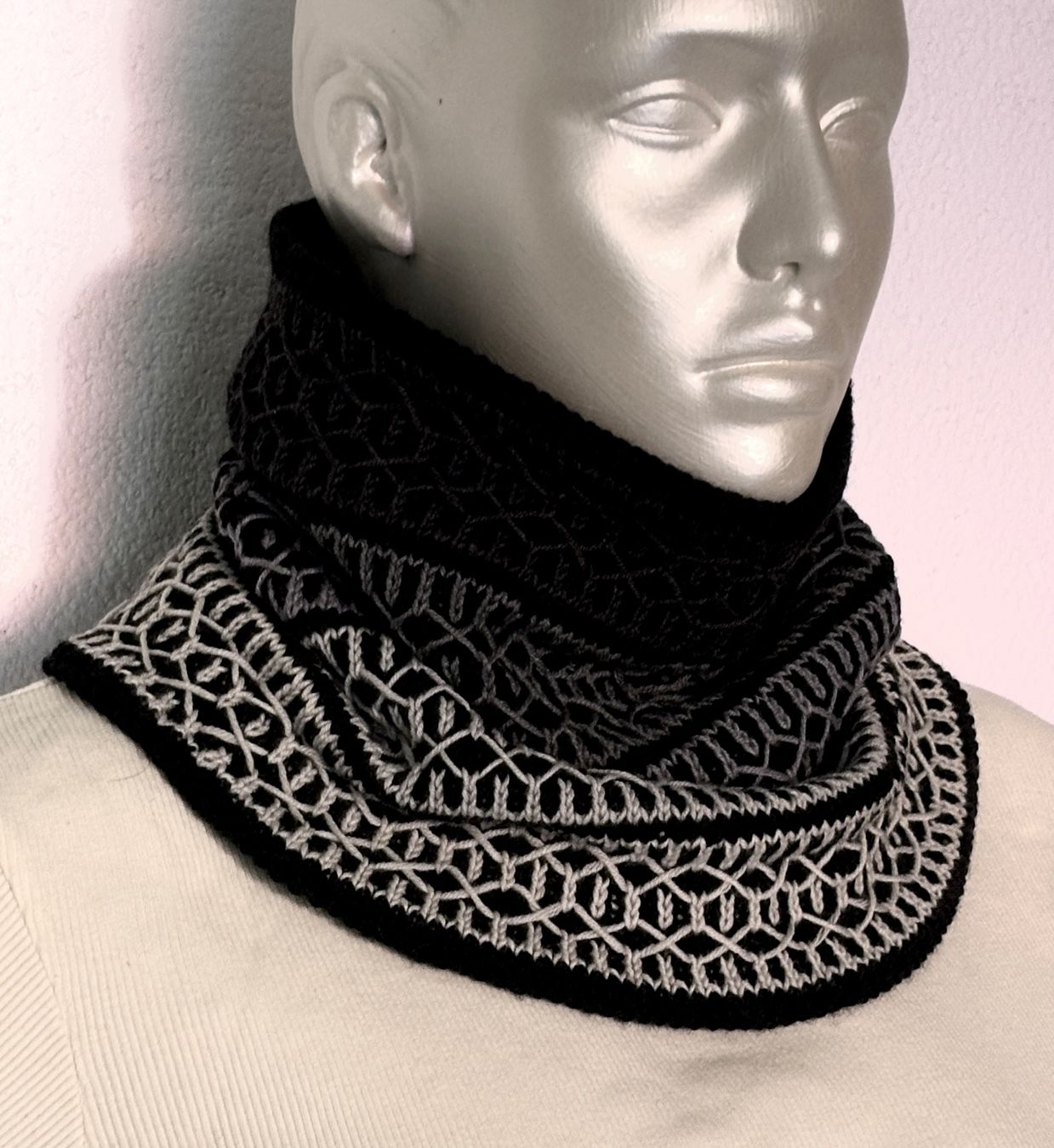 Foulard & Sciarpe: Halswärmer, Kragenschal, Loop, handgestrickt – Nuovo e nell'imballaggio originale da Fislisbach venduto da handglismet 1