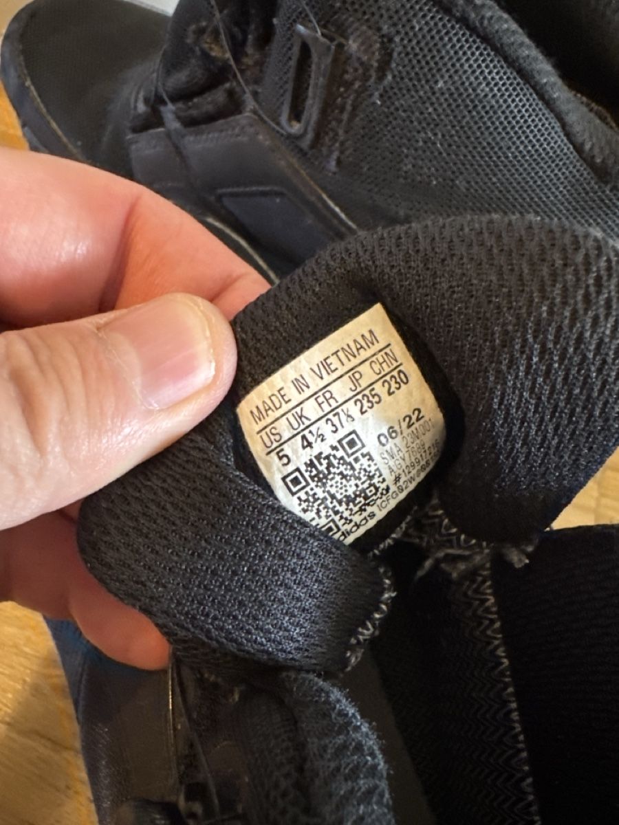 Adidas Schuhe für Jungen: Adidas  – Gebraucht aus Menzingen von Dali2504 2