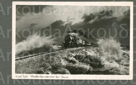 AK Insel Sylt D Dampfbahn auf Hindenburgdamm bei Sturm ≈1953