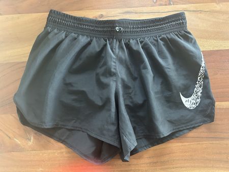 Laufshorts Nike Dri-Fit schwarz Grösse XS Damen 🖤