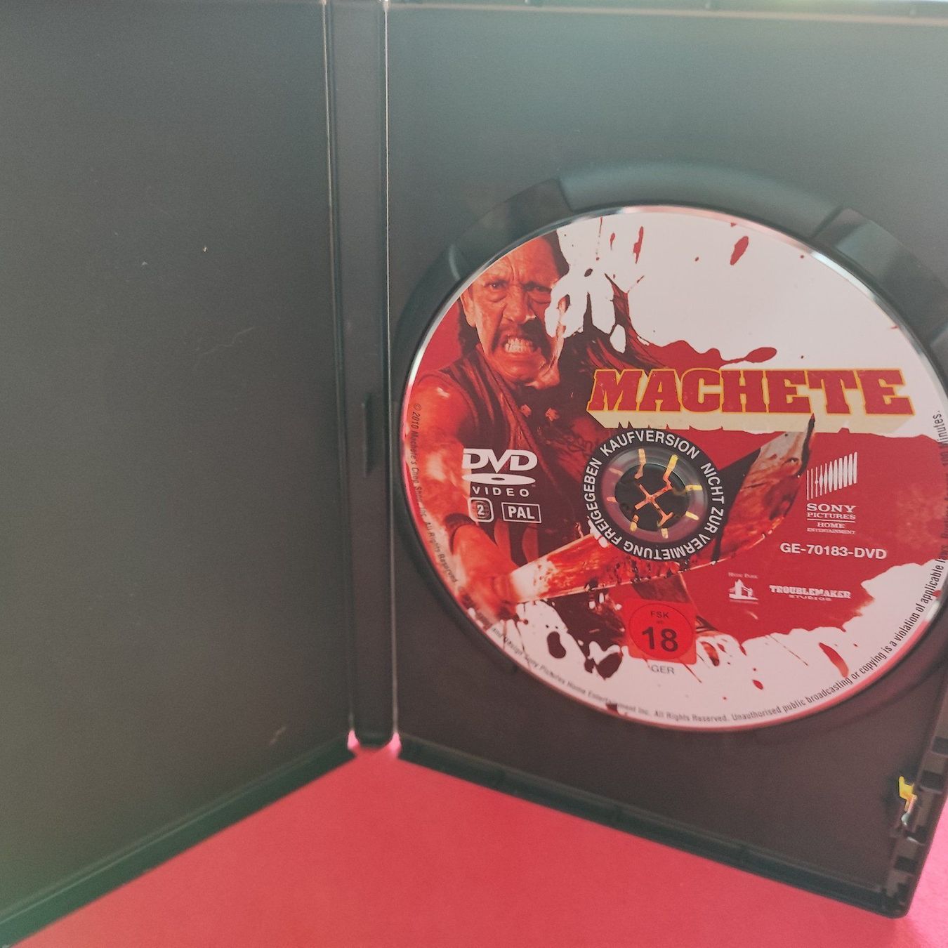 Tutti i DVDs: Machete – Usato da Dübendorf venduto da kb86_MOVIE 3