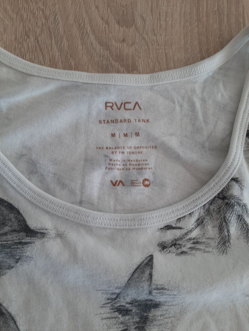 T-shirt: Tanktop Gr. M, RVCA weiss mit Ferienfeeling – Usato da Menziken venduto da Rien1 1