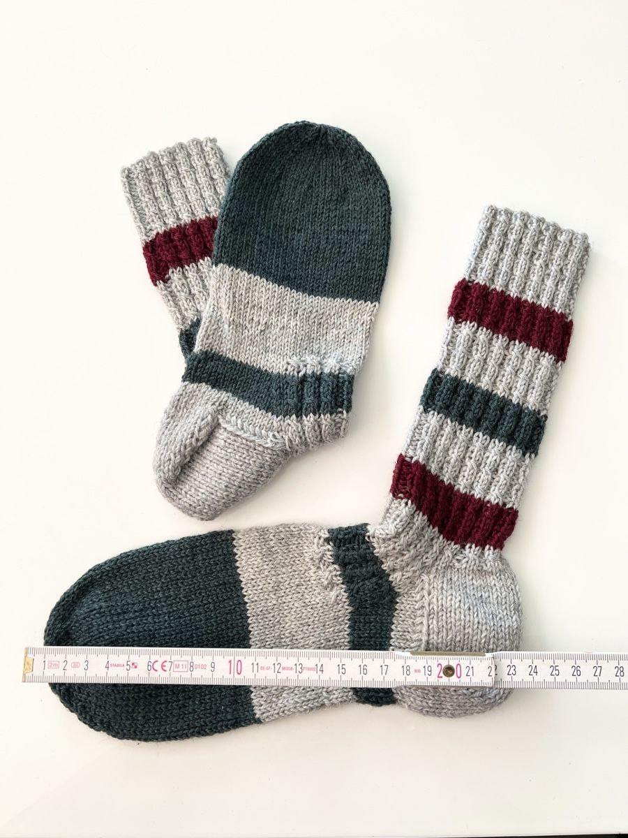 Calze: Wollsocken Gr. 40 ( handgestrickt ) – Nuovo e nell'imballaggio originale da Uznach venduto da bike181959 2