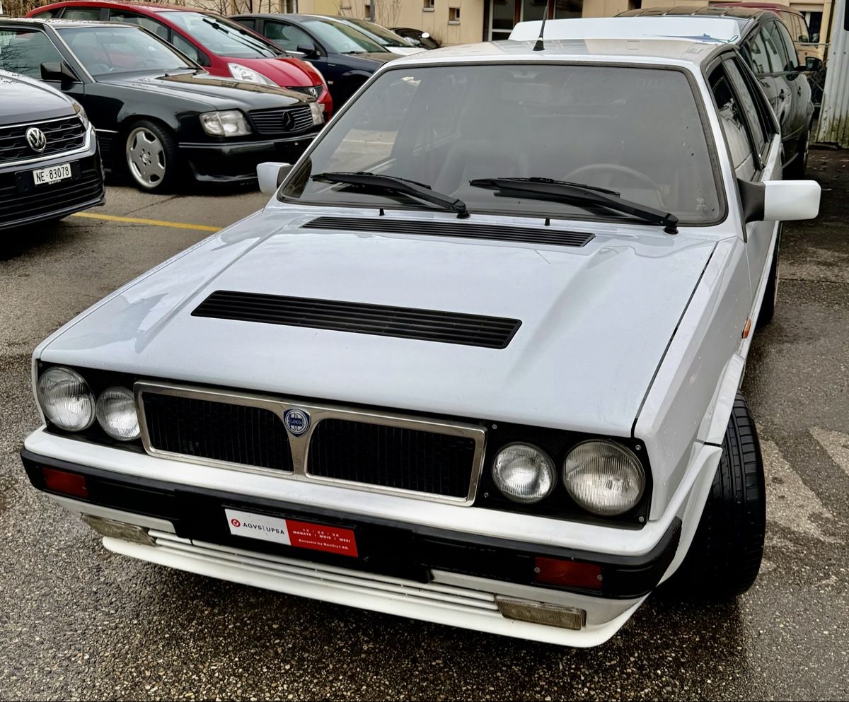 Lancia Autos: Lancia Delta HF Turbo  – D'occasion à Bevaix par Jerome.P 1