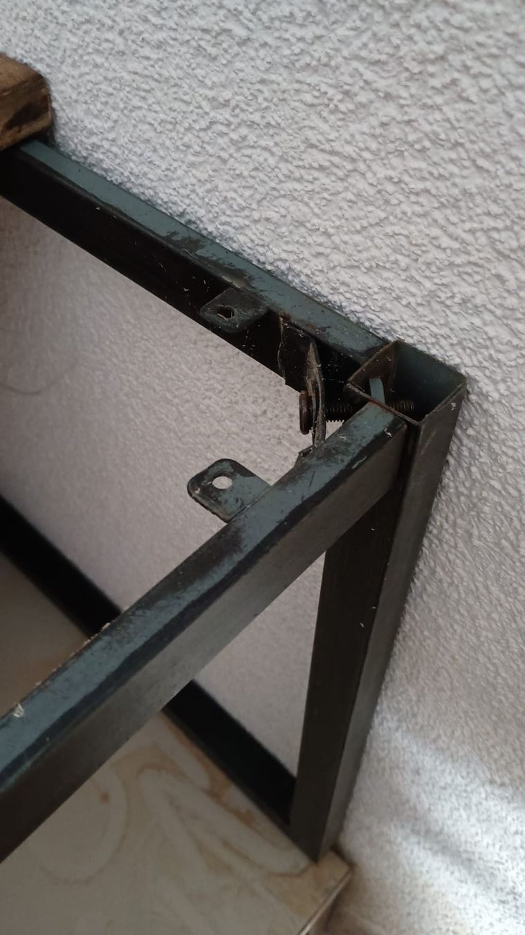 Tische: Loungetisch, Beistelltisch – Gebraucht aus Winterthur von Tenderizer3000 7