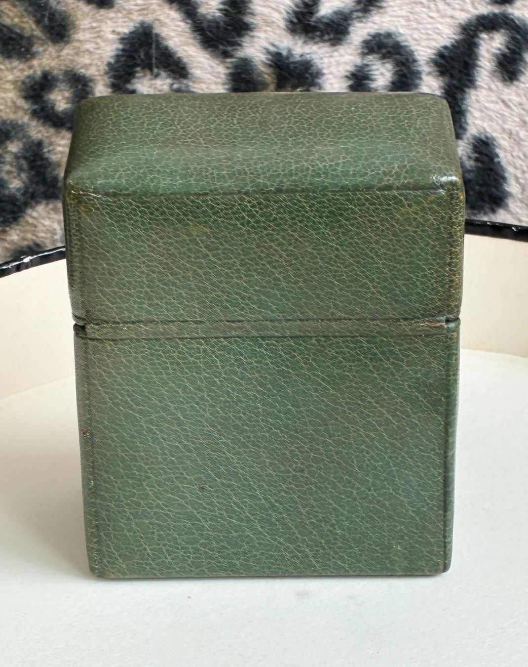 Flaconi: Vintage Reiseetui mit 2 Parfumflacons – Usato da Kloten venduto da Nephty 8