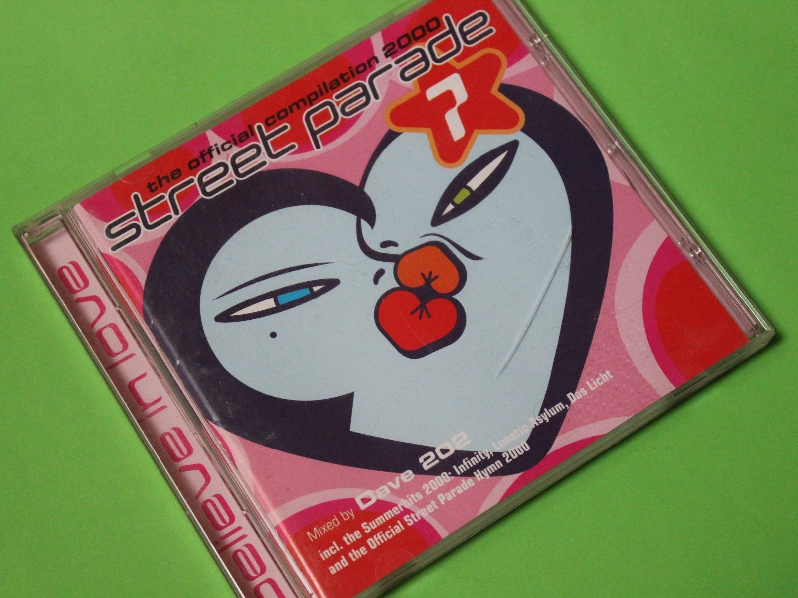 CDs: STREET PARADE 2000 mixed by DAVE 202 (CD) – Gebraucht aus Tübach von JamesStone