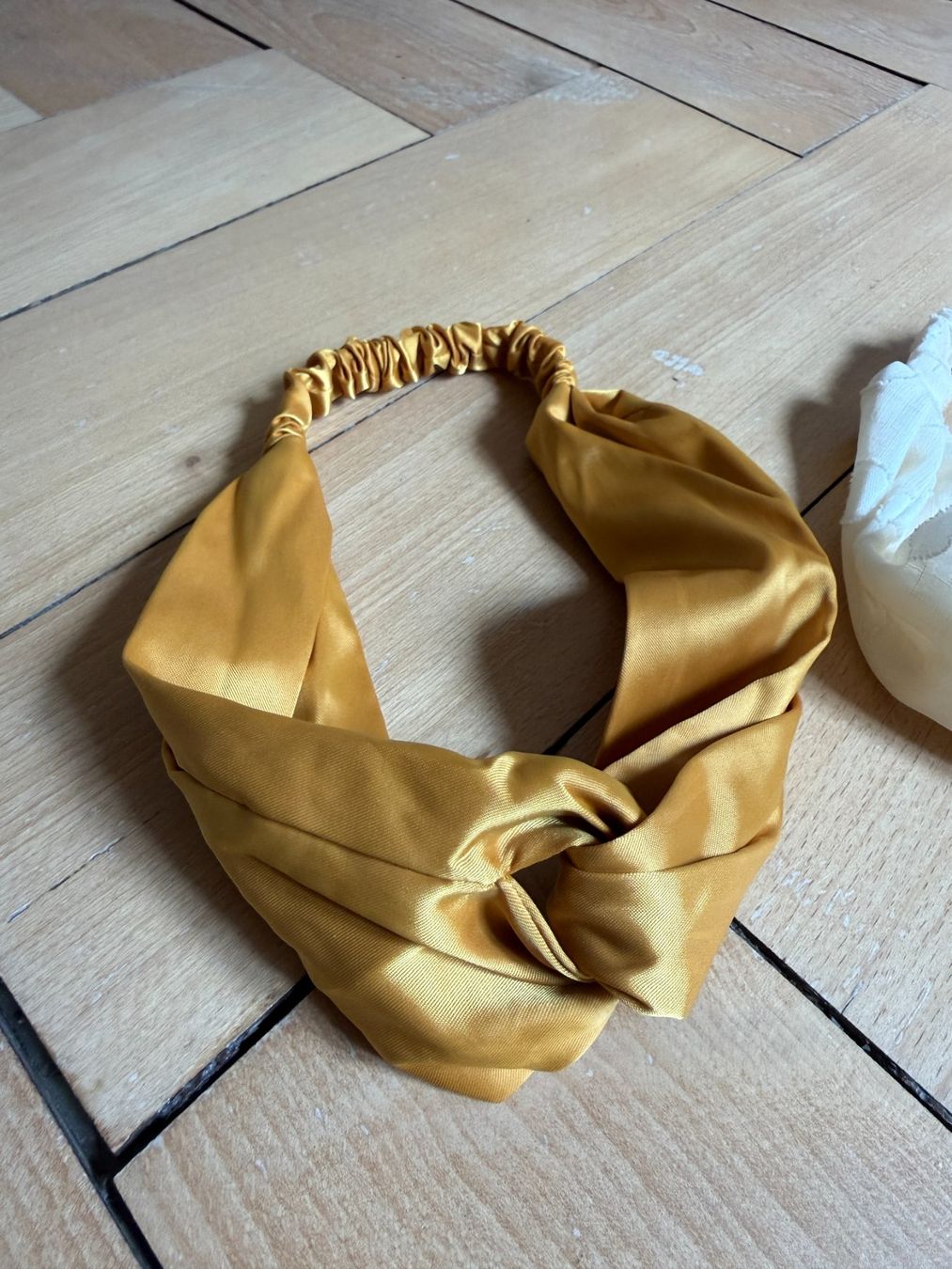 Accessori per capelli: 2 Haarbänder (senfgelb + crèmeweiss) – Usato da Zürich venduto da Diazaio 2