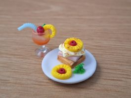 Puppenhaus Toast Hawaii mit Drink