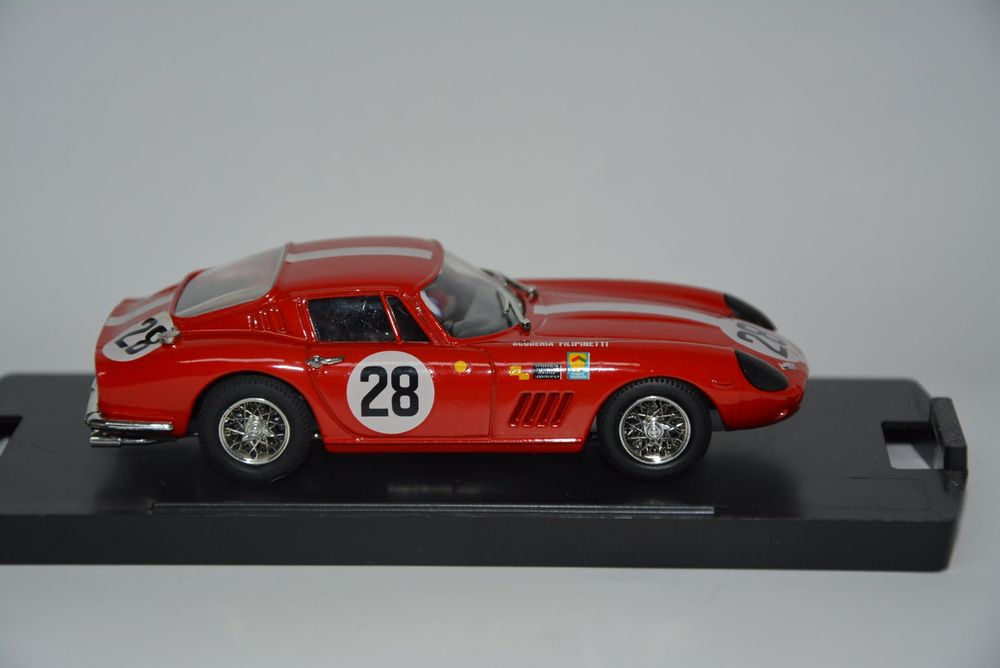 Modèle Réduit Ford Cortina Rouge Foncé 1965 Par Eligor - Échelle 1/43 - Boîte D'origine - Occasion