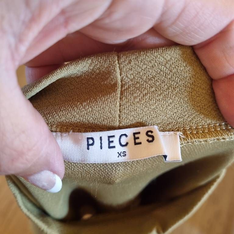 Vestiti: Kleid von Pieces, Gr. XS – Usato da Hägglingen venduto da TamaraDeVito 2