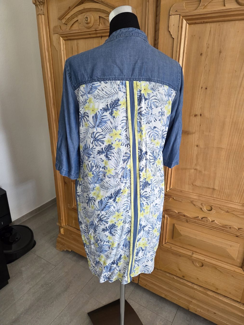 Vestiti: schönes Jeanskleid, le Comte – Usato da Wiesendangen venduto da Sinhuk 3