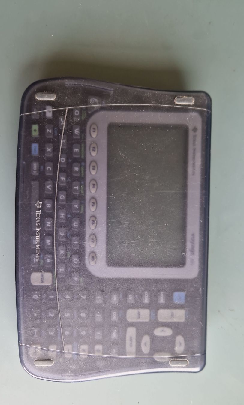 Texas Instruments Calcolatrici tascabili: Texas Instruments Taschenrechner Voyage 200 – Usato da Zürich venduto da Cedric345