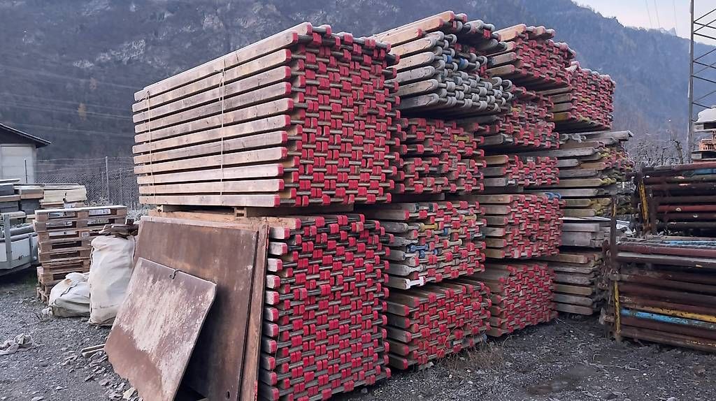 Travi: Poutrelles Type Doka H20 - Prix CHF 6.-/m' – Usato da Chamoson venduto da Michellod_Constru 2