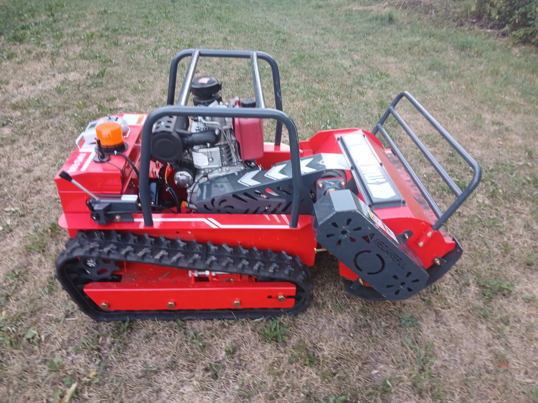 Tutte le macchine: Raupen Mulcher Funkgesteuert – Usato da Oberuzwil venduto da simon9242 2