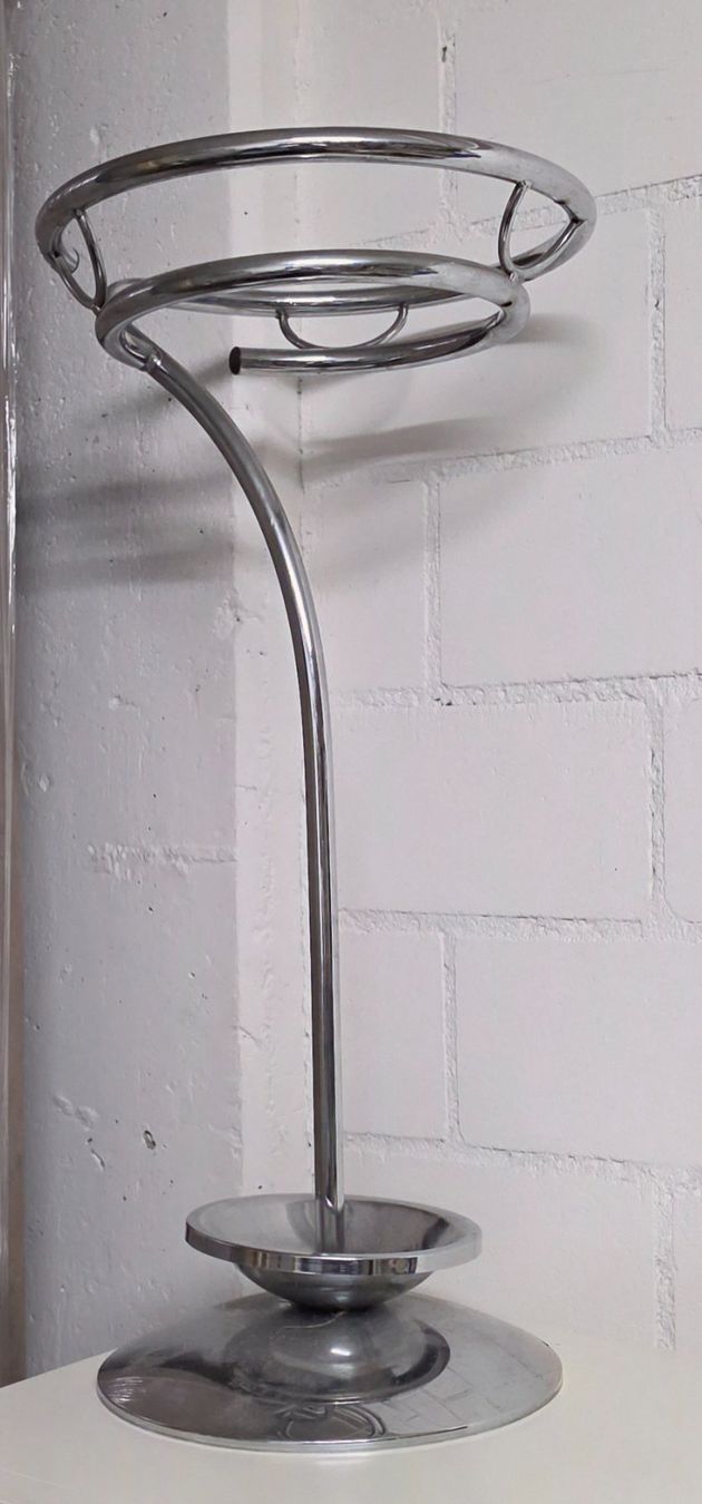 Garderobe: SCHIRMSTÄNDER CHROM – Gebraucht aus Othmarsingen von koe_7xtj
