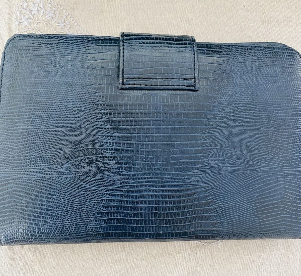 Borse da donna: Pochette en cuir blue marine – Usato da Clarens venduto da Piluka 2