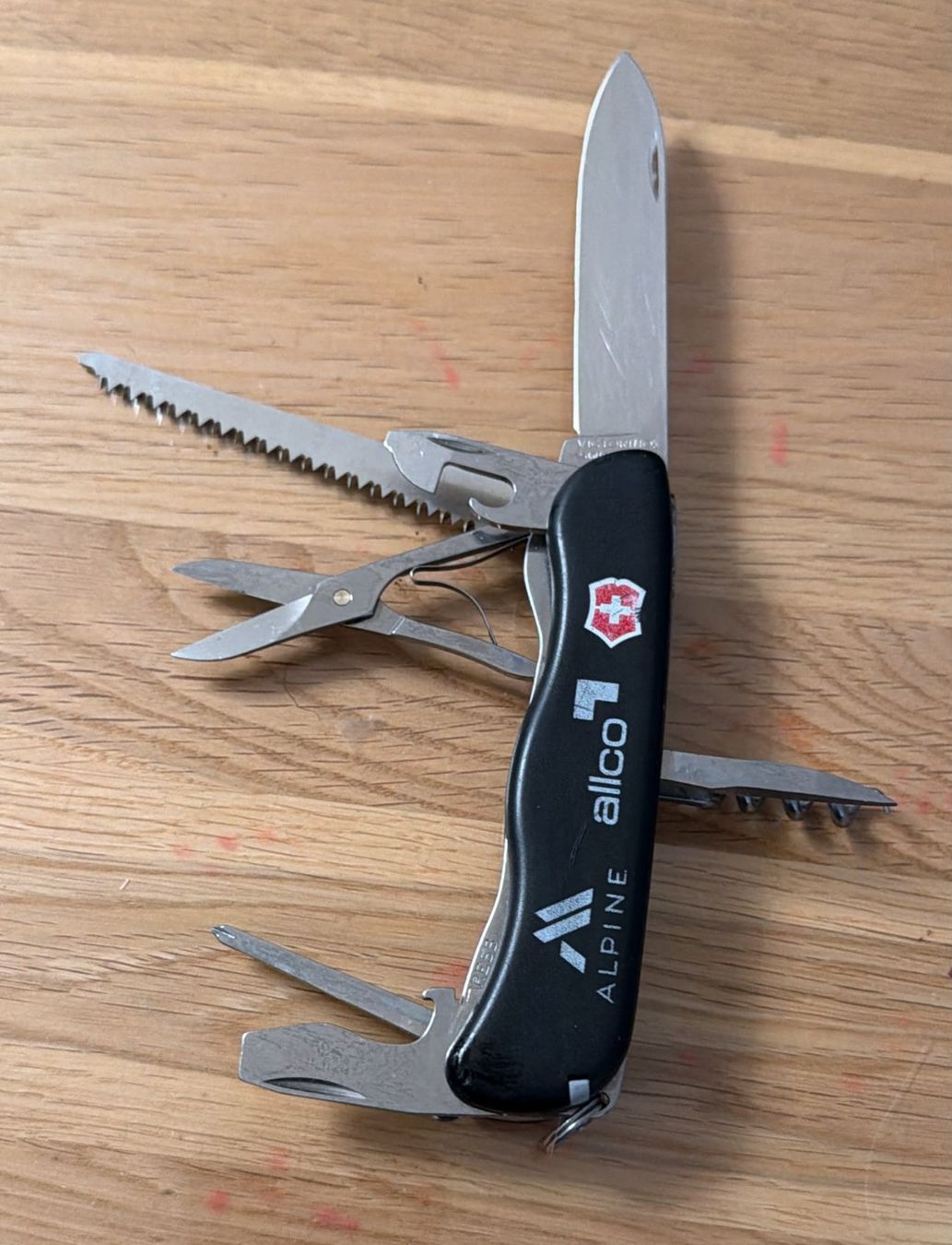 Victorinox Taschenmesser: VICTORINOX SACKMESSER ALPINE ALLCO – Gebraucht aus Zürich von Frei-Occasionen 1