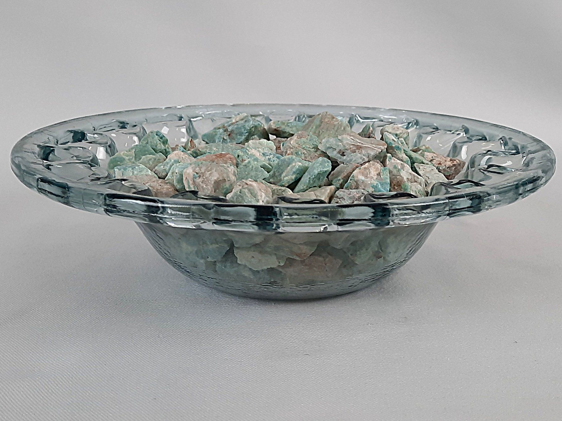 Minéraux & Lithothérapie: Amazonit Rohstein in Glasschale – D'occasion à Beinwil am See par Restwert_Beinwil 1