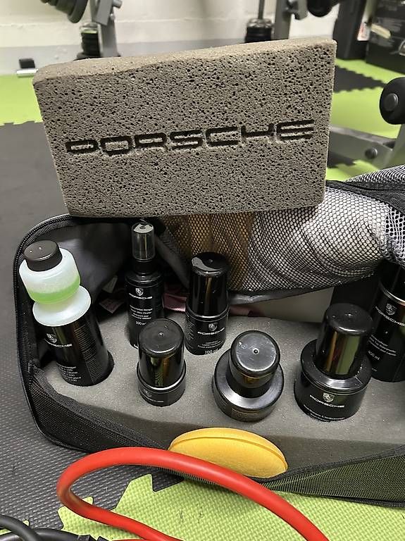 Sonstiges Fahrzeugzubehör: Autozubehör Porsche etc. – Gebraucht aus Allschwil von Haffelow 2