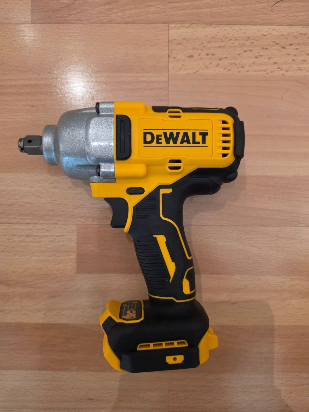 Dewalt Trapani: Dewalt DCF892 Akku-Schlagschrauber – Usato da Buchrain venduto da Sssschaller