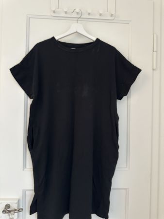 T-shirtKleid schwarz Grösse L 
