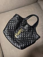 Yves Saint Laurent Maxi Shopper iCare YSL