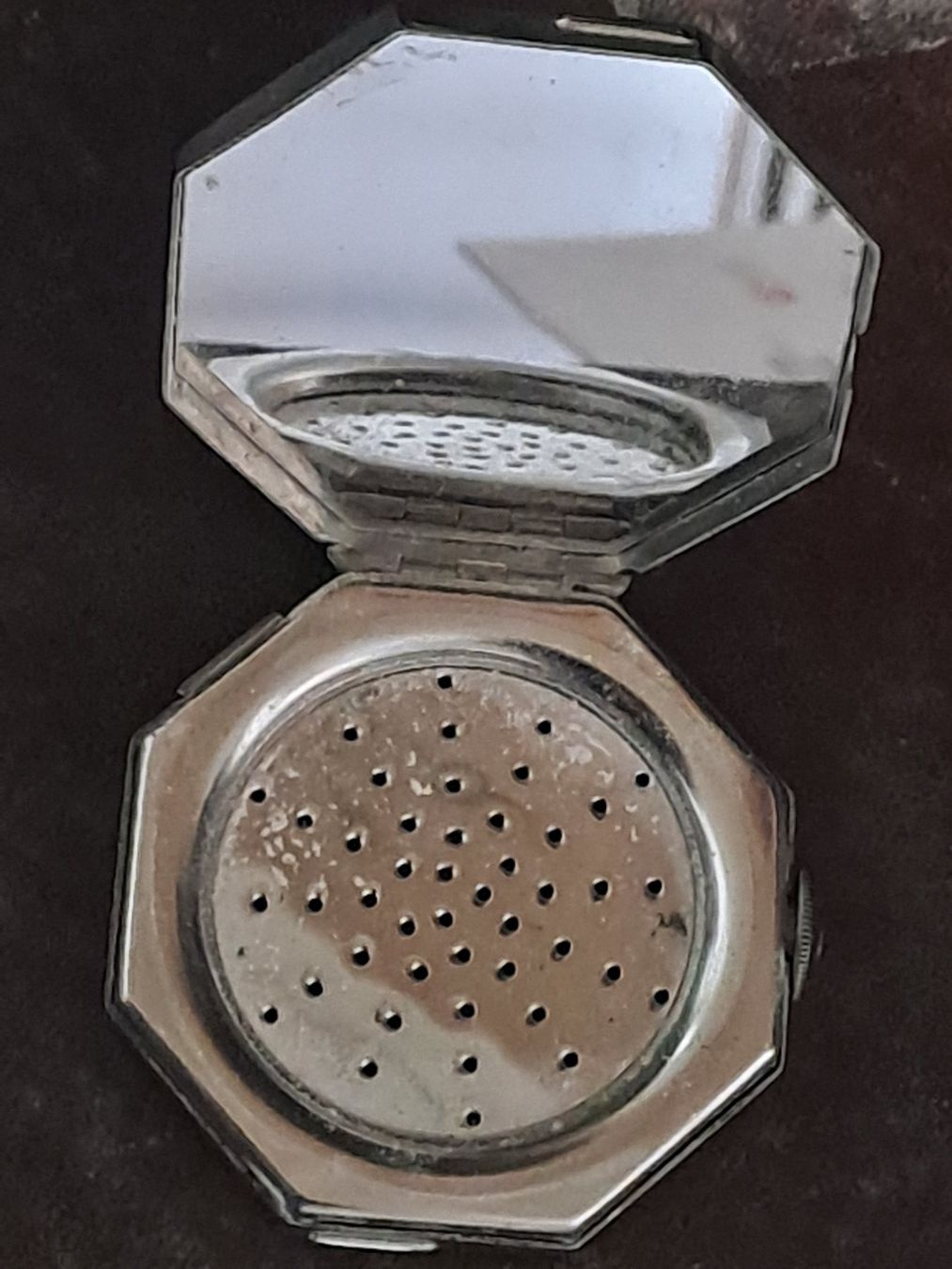 Artdeco Make-up: POUDRIER JAZZ ART DECO 20' octogonal – Usato da LAUSANNE venduto da KWEW 2