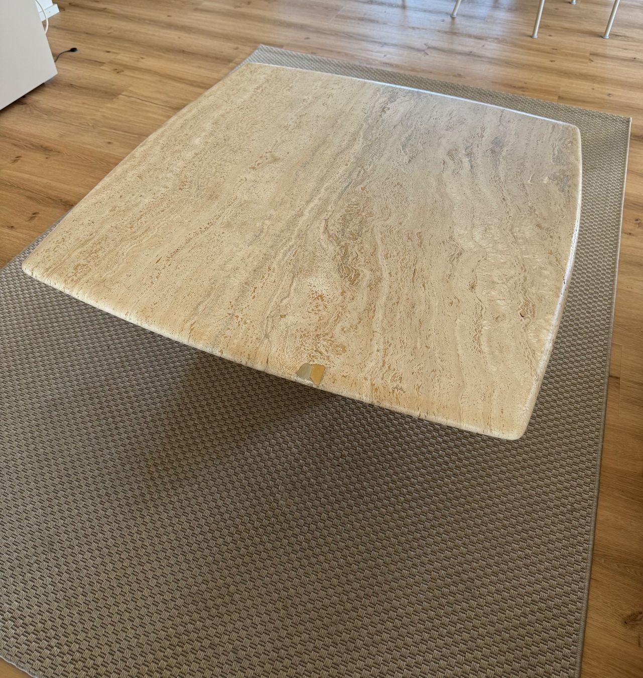 Tavoli: Couchtisch Travertin Stein Wohnzimmer – Usato da Winterthur venduto da Naaati 2