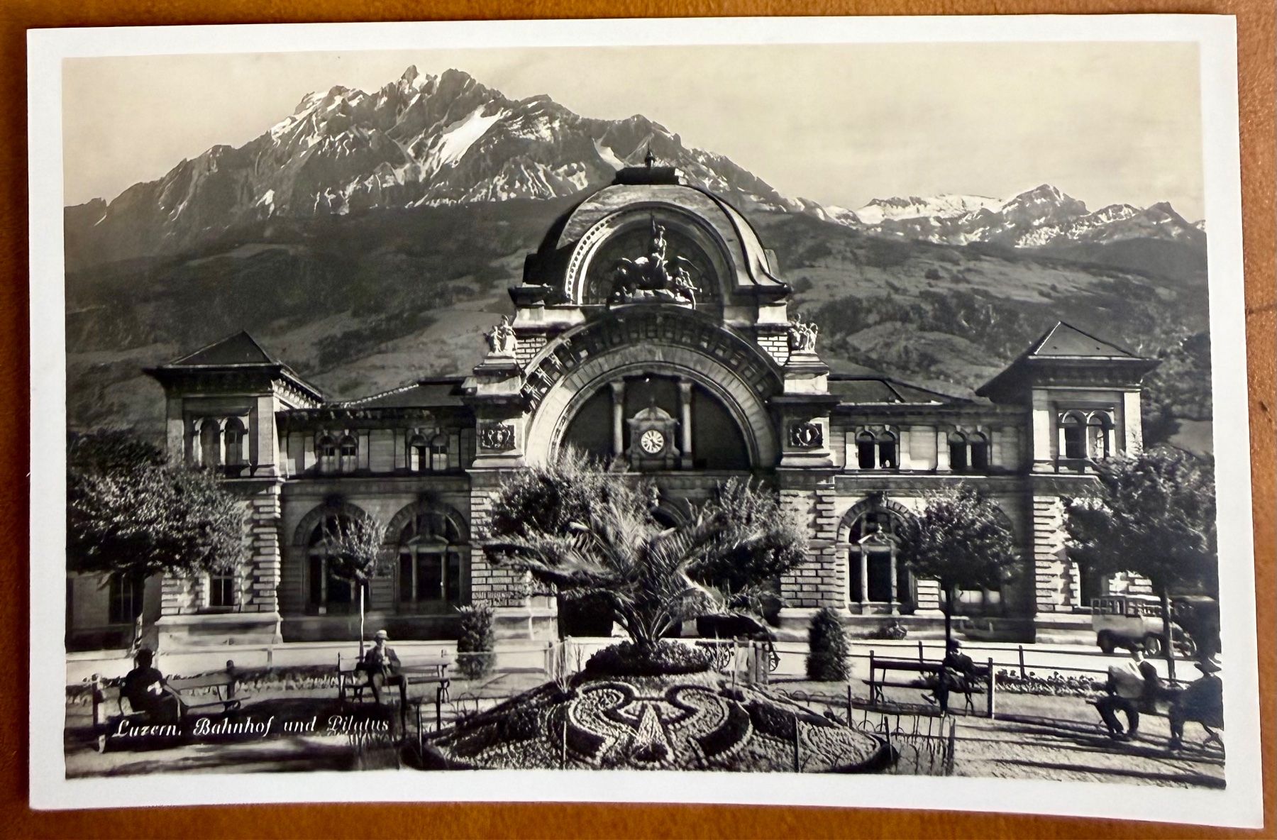 Cartoline postali: Luzern - Bahnhof - Animation - AK – Usato da Lutry venduto da Ediego