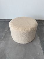 Runder Hocker / Beistelltisch aus Teddy Stoff, Beige