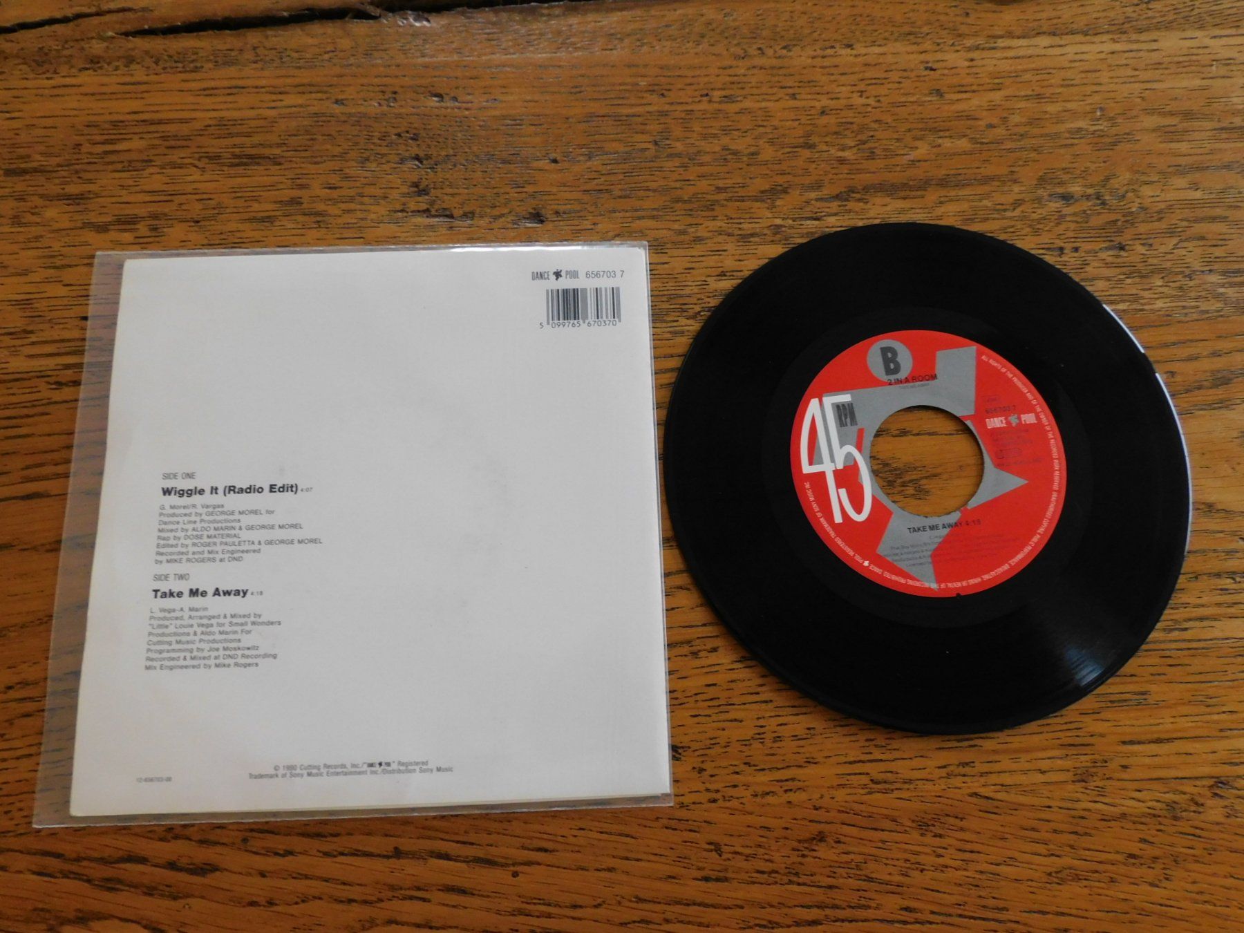 Dischi in vinile: 2 In A Room – Wiggle It – Usato da Emmenbrücke venduto da lamorak 1