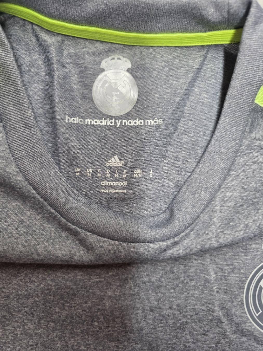 Lotti di vestiti: Fussball Trikot – Usato da Oberentfelden venduto da Ketschap 1